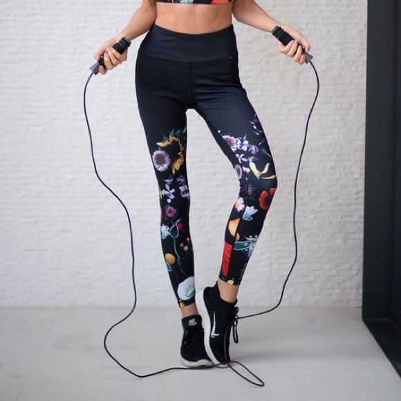 Black Floral Leggings - Picture 2 of 4